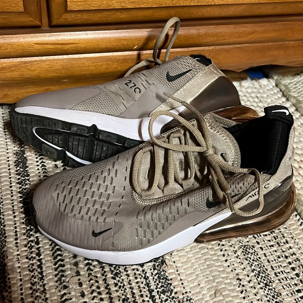 Nike AIR27C in Taupe/brown/black Air Max 270